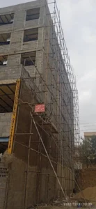 نصب داربست فلزی برای پروژه ساختمانی